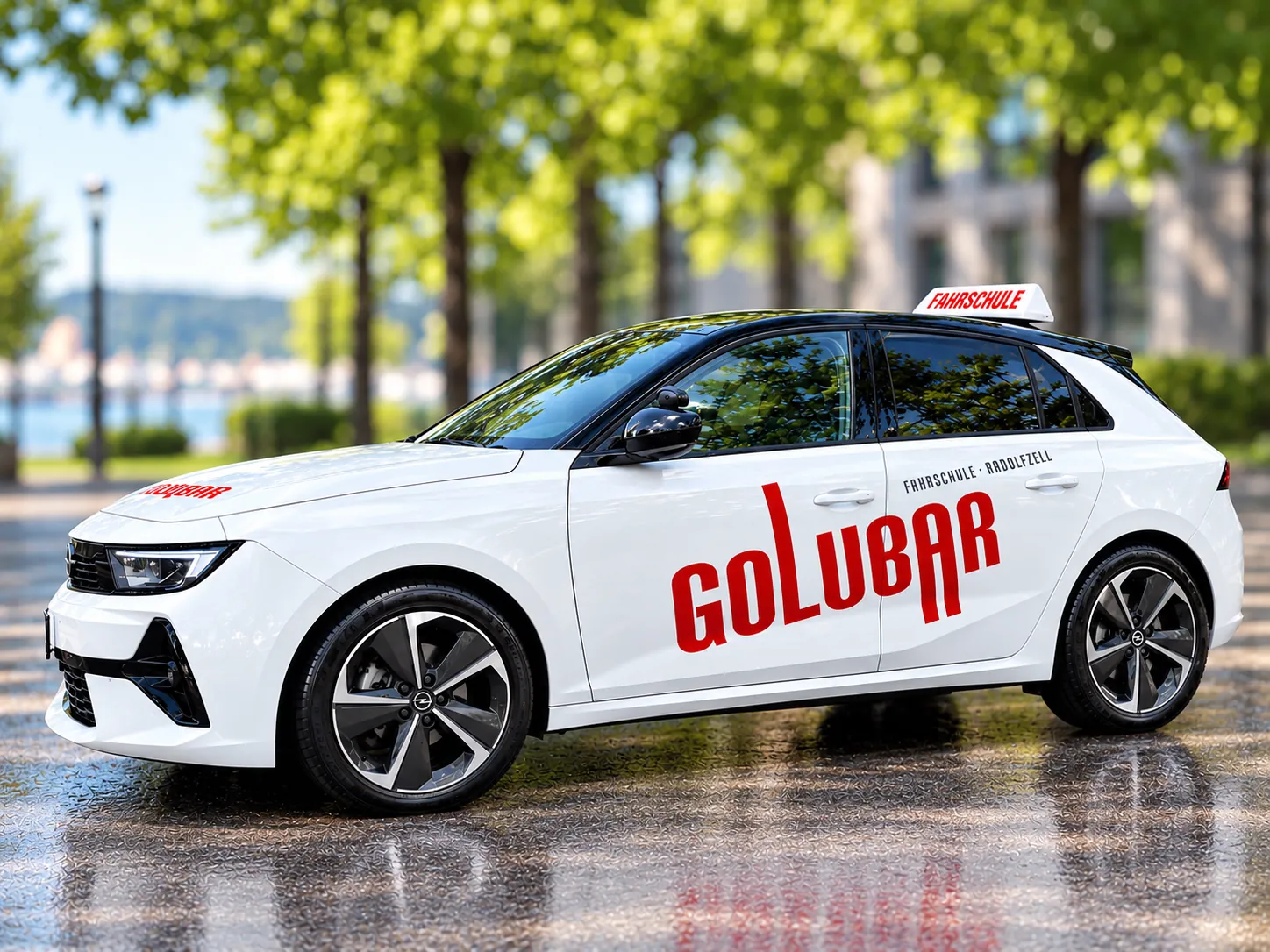 Opel Astra Fahrschulauto für den Führerschein Klasse B in Radolfzell